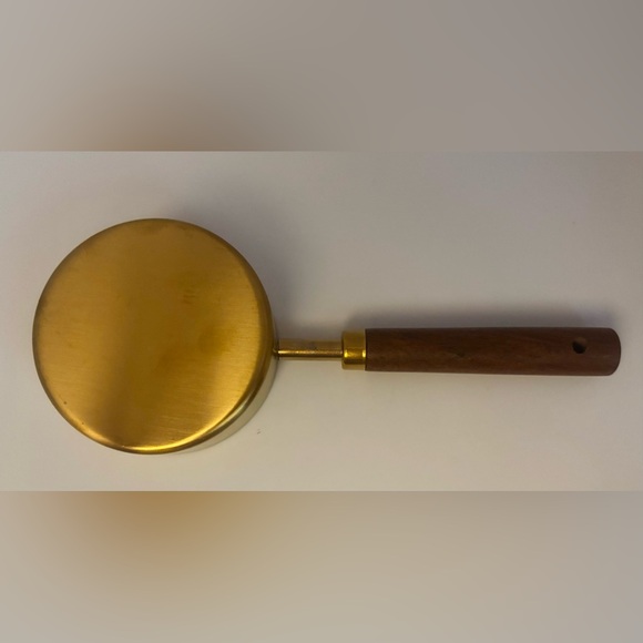 8 Piece Measuring Cups and Spoons Gold Colored Metal with Wooden Handles - Picture 6 of 13